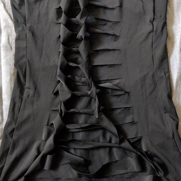 Tight workout top with open back design - Picture 3 of 3